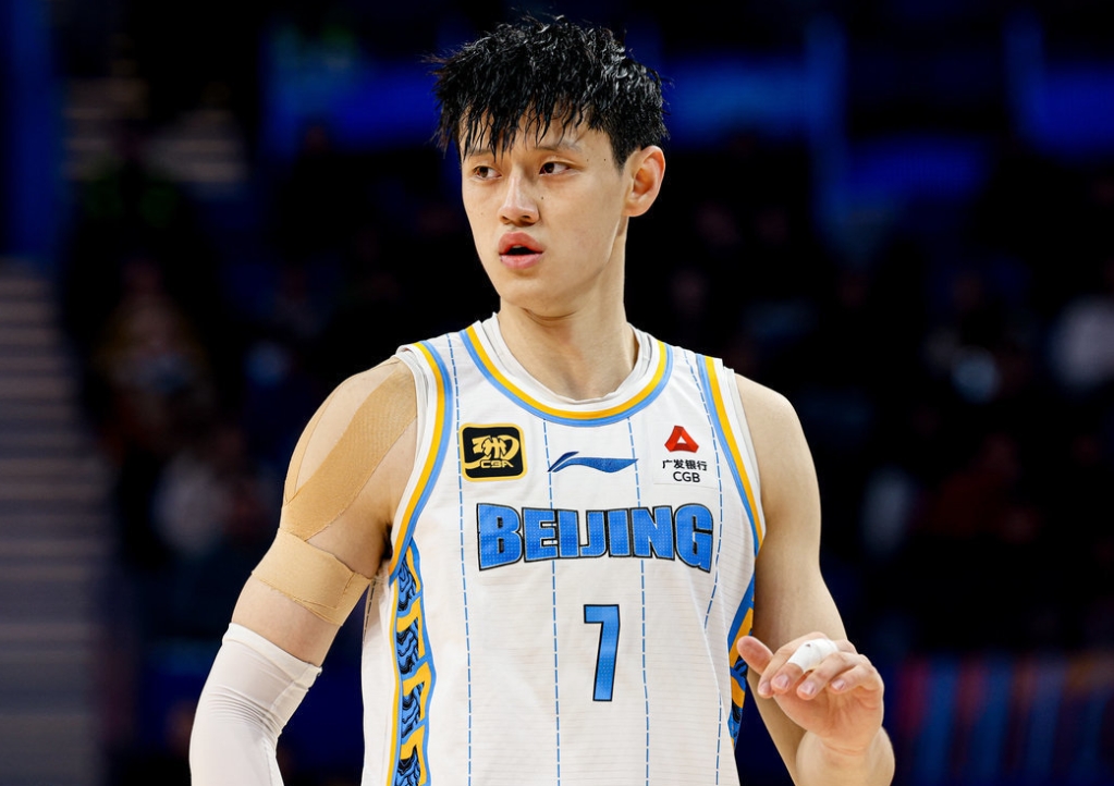 包含浙江男篮客场战胜强敌，迎来重要胜利的词条
